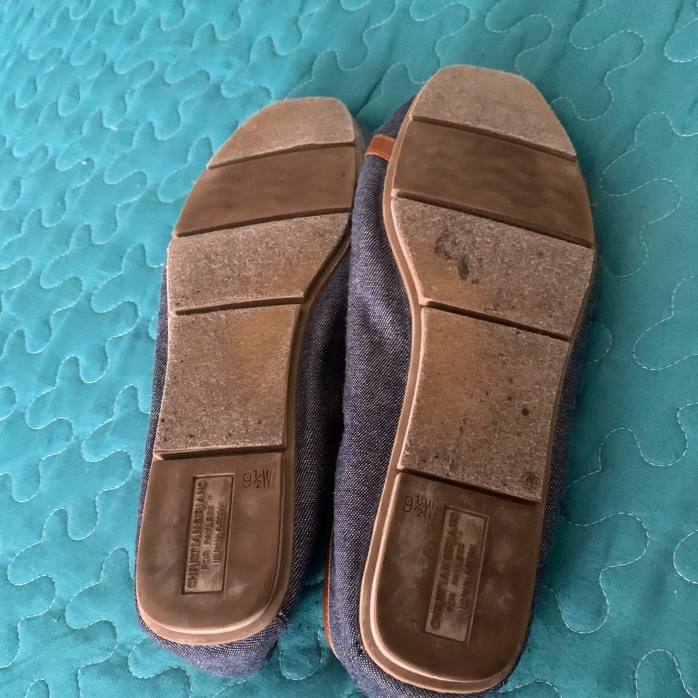 Christian Siriano Flats - Picture 10 of 12